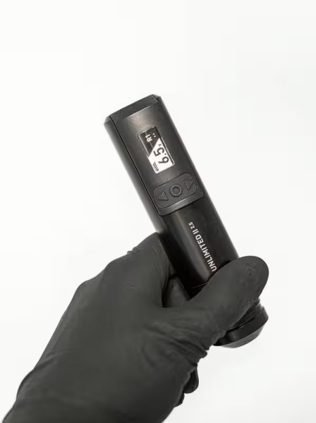 Cheyenne Sol Nova Unlimited II 2.5 mm Stroke Çift Bataryalı Kablosuz Dövme Makinesi - Siyah Renk