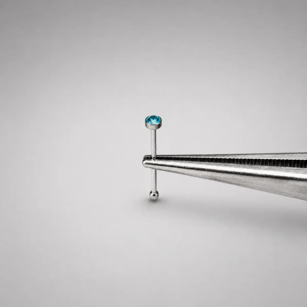 Cerrahi Çelik Açık Mavi Taşlı İnce Düz Burun Hızma - Piercing